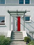 Haustür mit Vordach