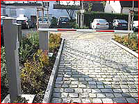 Parkplatz abgesichert mit Schranke